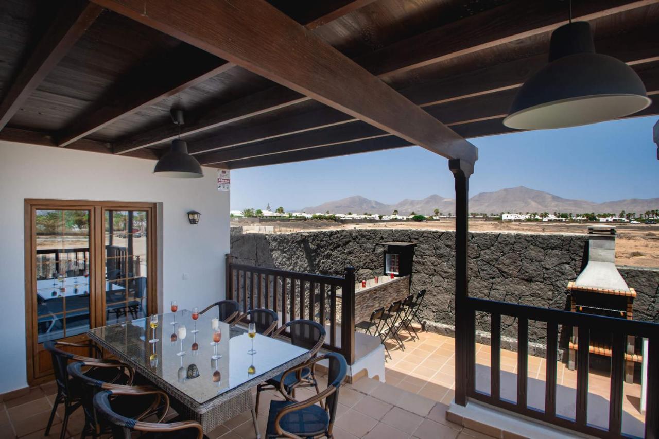 Villa Vista Reina - Luxury 6 Bedroom - Heated Pool- Views - Pool Table - Vista Lobos - Playa Blanca Εξωτερικό φωτογραφία
