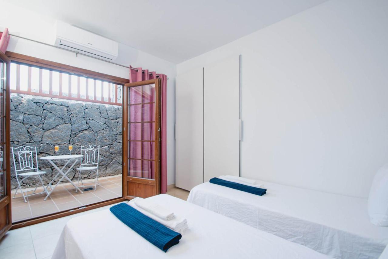 Villa Vista Reina - Luxury 6 Bedroom - Heated Pool- Views - Pool Table - Vista Lobos - Playa Blanca Εξωτερικό φωτογραφία